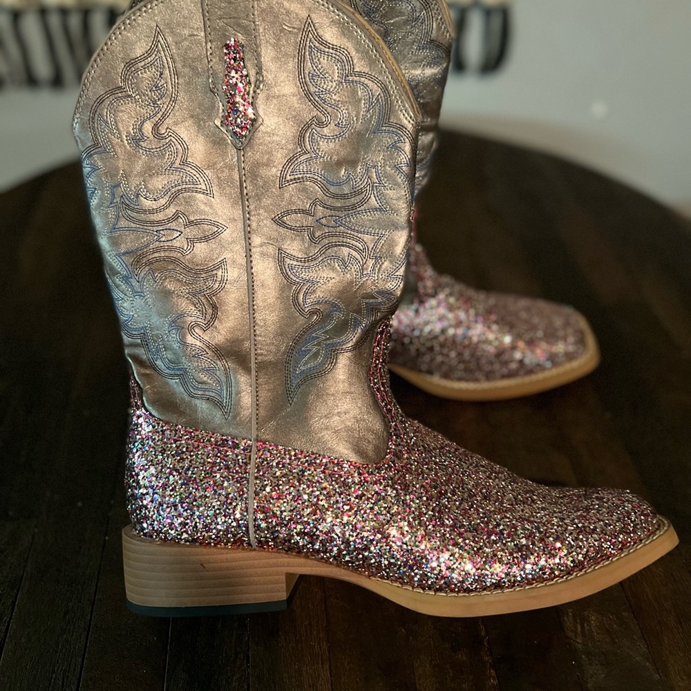 New Roper glitter and metallic womens boots size 9.5
